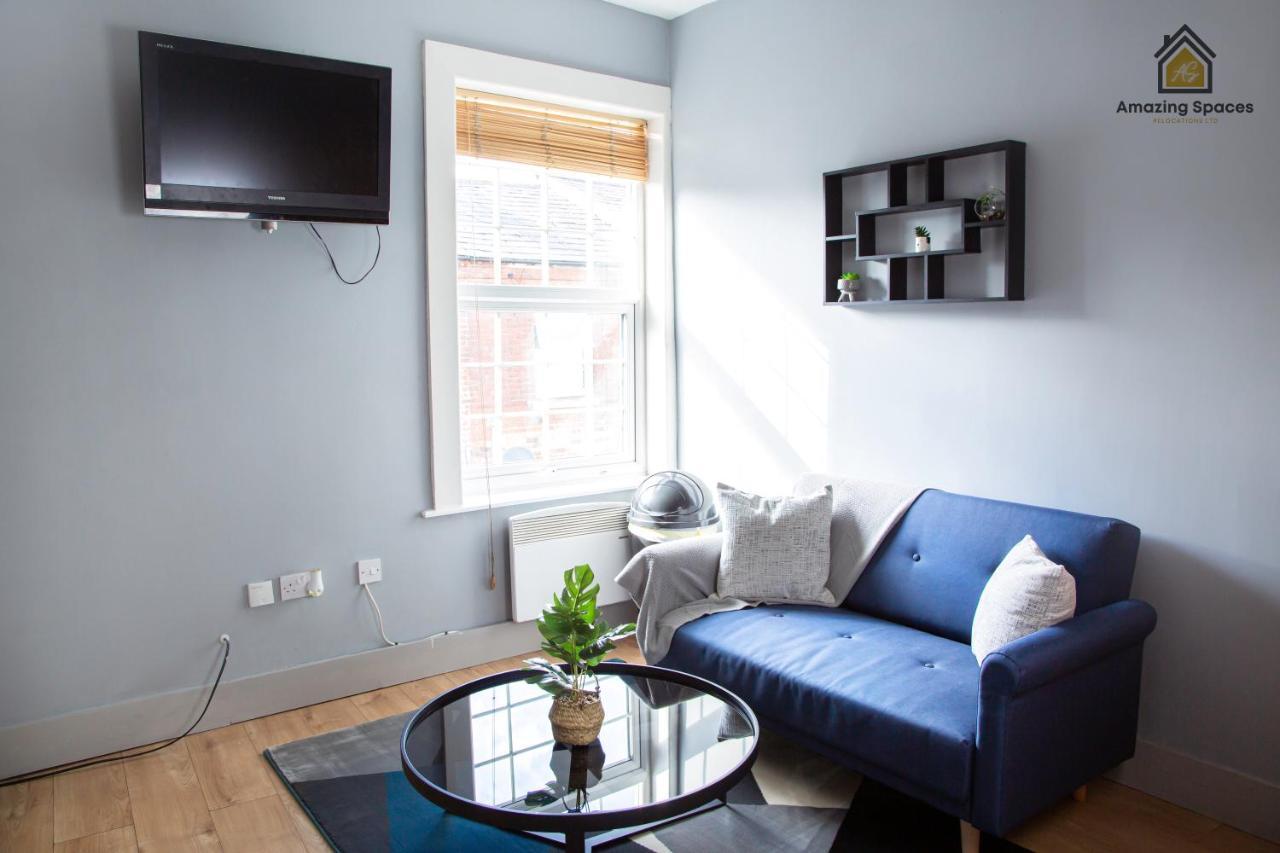City Centre 2 Bed Flat Sleeps 3 For Work And Leisure With Free Wifi By Amazing Spaces Relocations Ltd Warrington Exterior foto