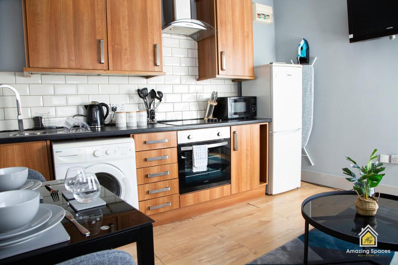 City Centre 2 Bed Flat Sleeps 3 For Work And Leisure With Free Wifi By Amazing Spaces Relocations Ltd Warrington Exterior foto