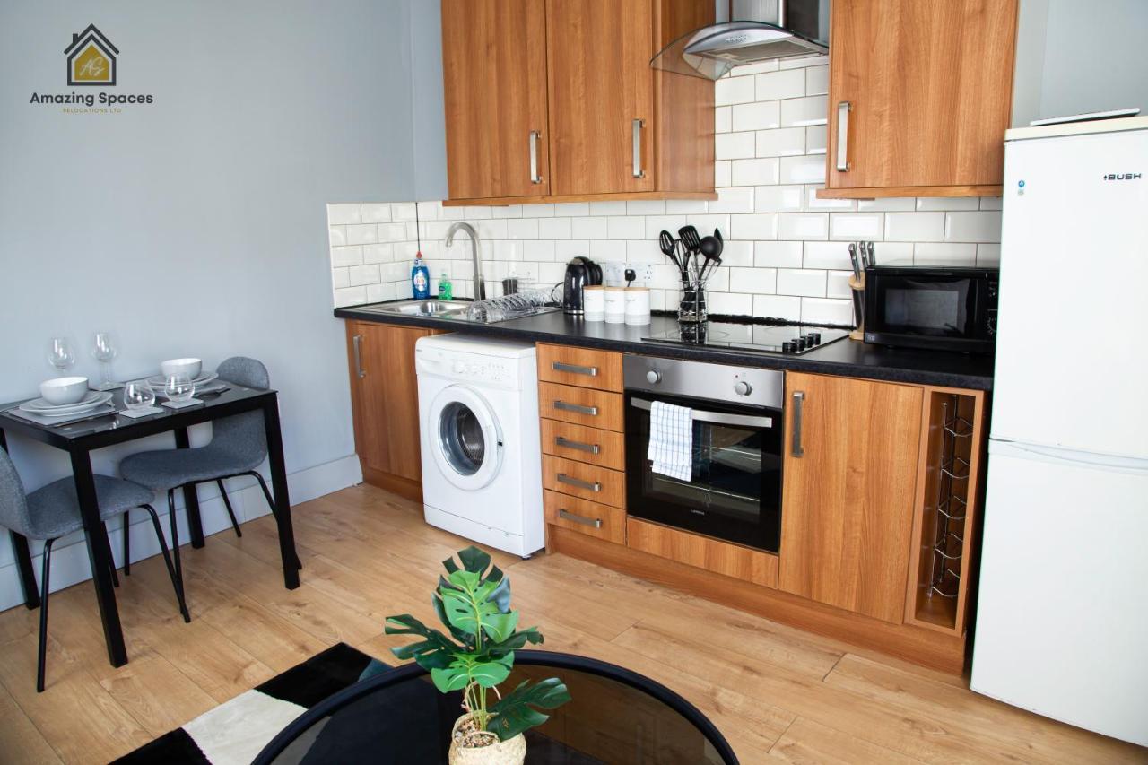 City Centre 2 Bed Flat Sleeps 3 For Work And Leisure With Free Wifi By Amazing Spaces Relocations Ltd Warrington Exterior foto
